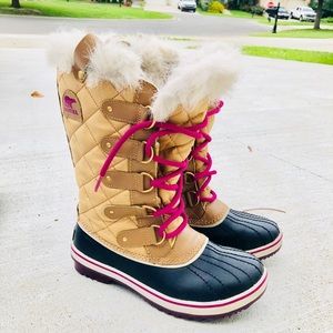 Sorel Tofino cate boots
